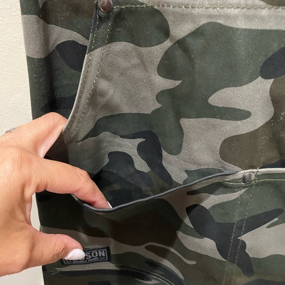 Hudson kitchen and grill apron - Picture 3 of 10